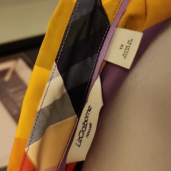 blouse - Picture 2 of 2